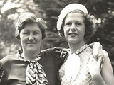 USA - Esther Brunk, W7AHJ (left); Flora Card, W6EK  [GLOSS]÷RP[/GLOSS]